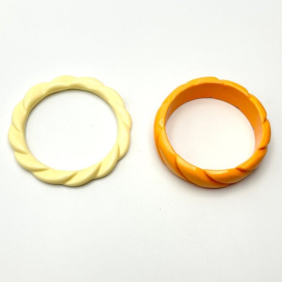 Lemons and Oranges — Vintage Carved Lucite Bangles Pairing — Size 8 — EUC - Picture 3 of 12